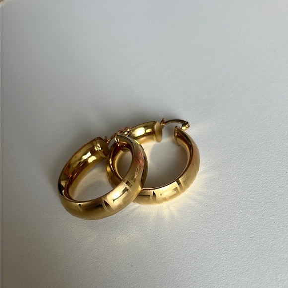 Elegant Gold Plated Hoop Earrings - Picture 3 of 5